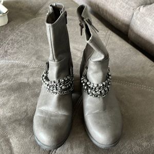 Simply Vera Wang boots